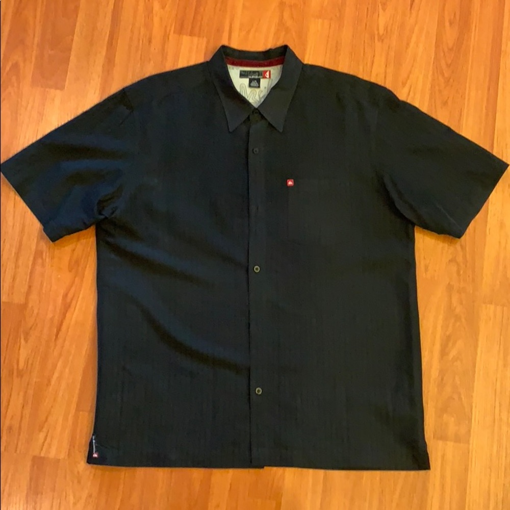 Short sleeve button down